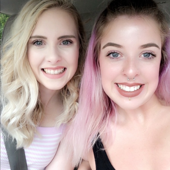 Meet your Posher, Madison - Picture 1 of 1